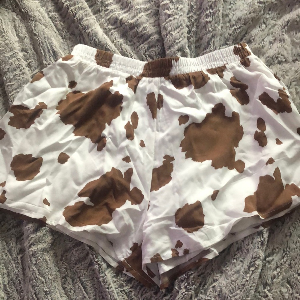 Forever21 brown cow print shorts